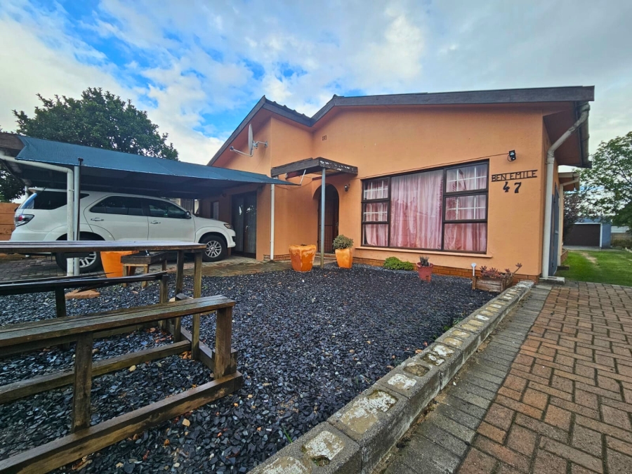 4 Bedroom Property for Sale in Windsor Park Estate Western Cape